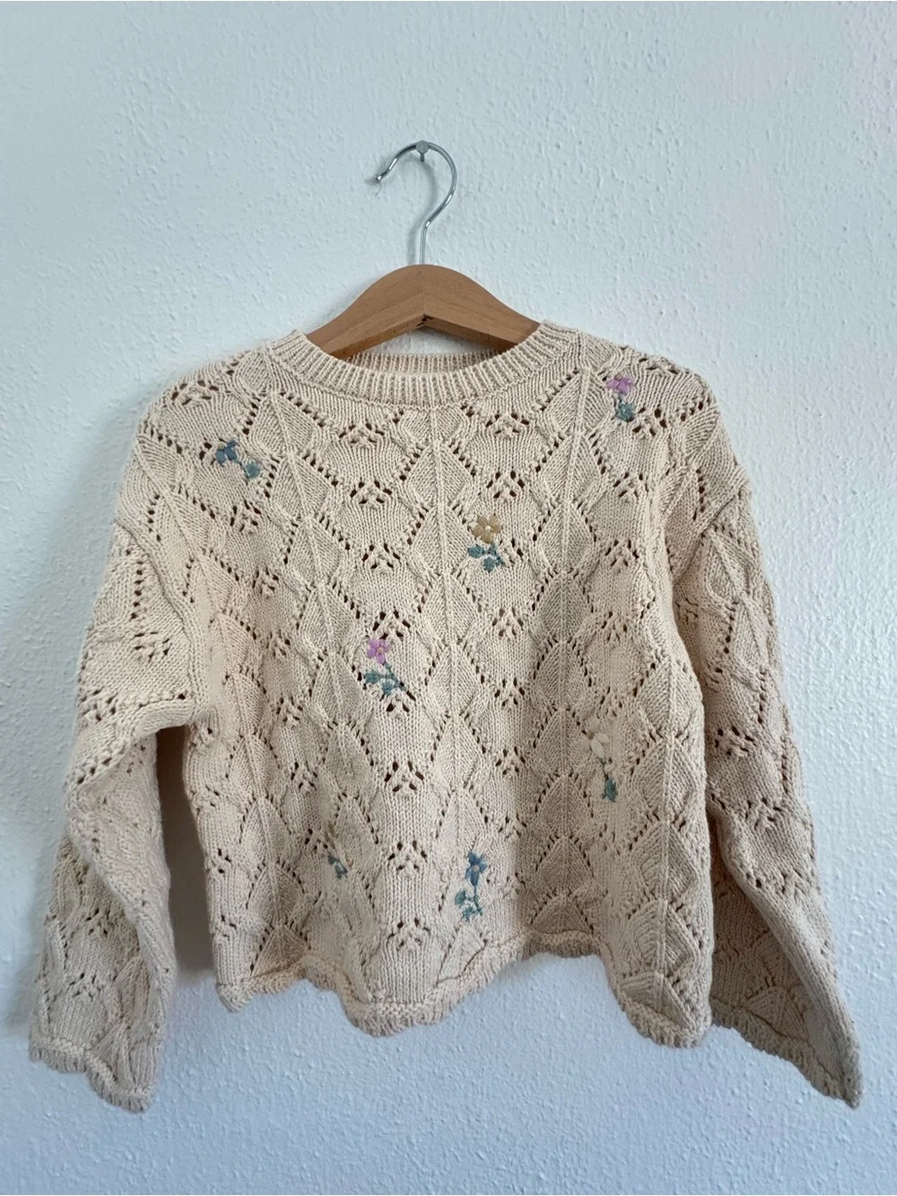 Zara Girls Beige Knit Two-Piece Set with Subtle Embroidered Flowers